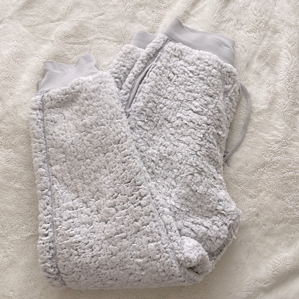 VS Pink Sherpa Sweatpants - M